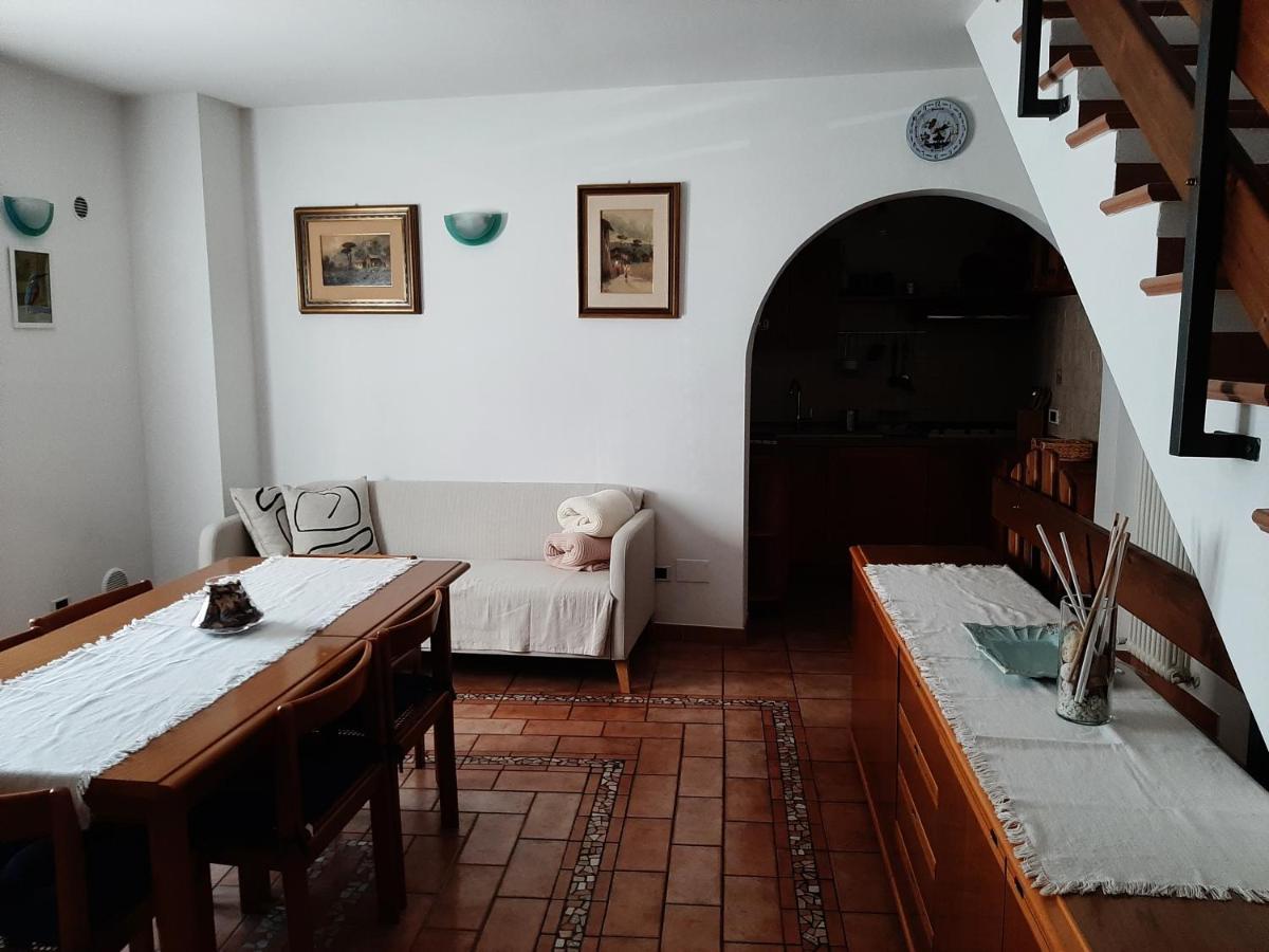 카스텔디상로 La Casa Di Walter E Rosa 빌라 외부 사진